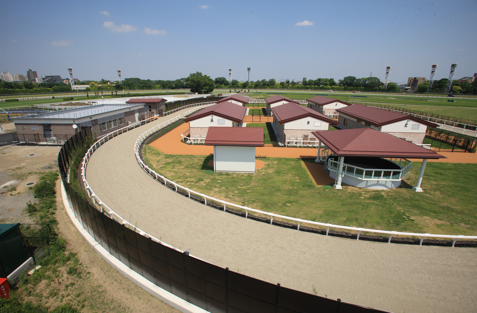 JRA東京競馬場 国際厩舎